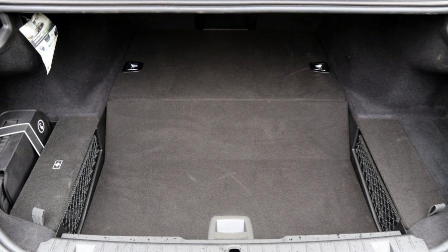 Багажник BMW 740e iPerformance (G11) 2018 года  (NA) (фото 25 из 40)